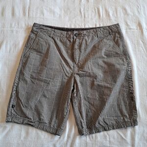Gotcha men's size 40 shorts gray with white lines